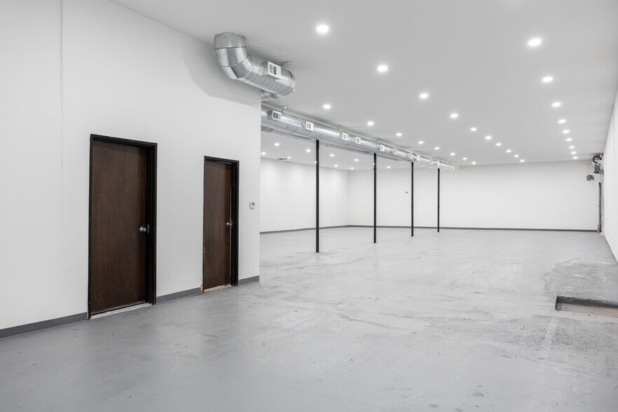 More Photos Of 14701 Calvert St, Van Nuys Warehouse For Sale