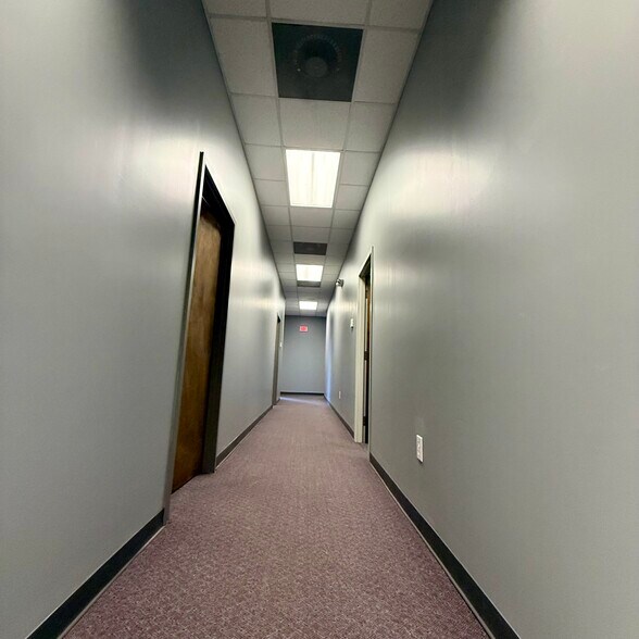 More Photos Of 9000 Peridot Pky, Stockbridge Unknown For Lease
