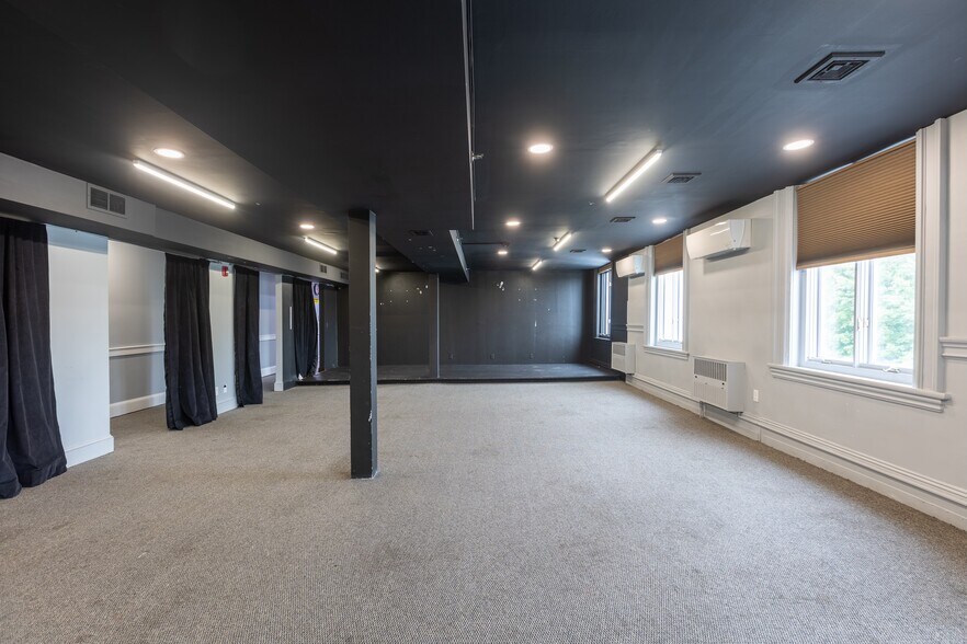 More Photos Of 86 Pleasant St, Marlborough Religious Facility For Sale
