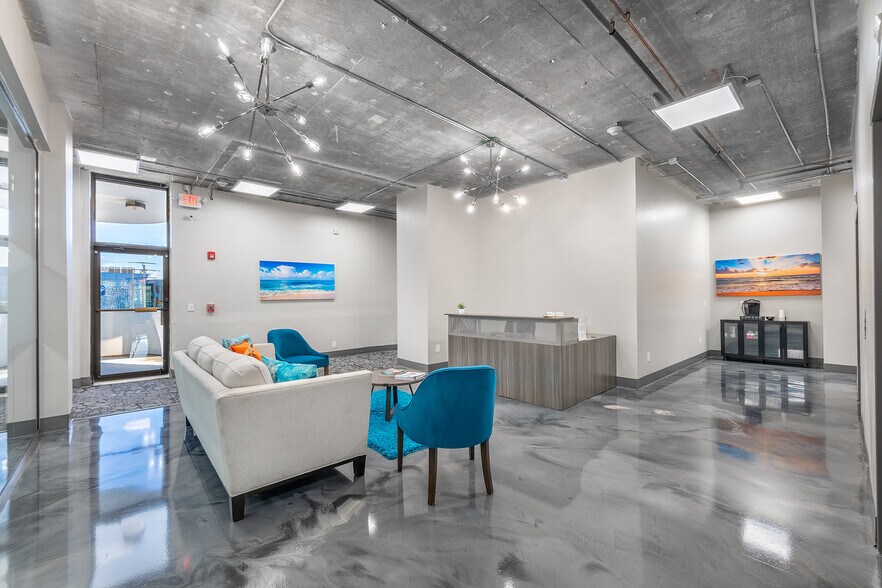 More Photos Of 2081 SE Ocean Blvd, Stuart Office For Sale