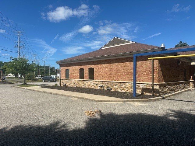 More Photos Of 501 S Stepney Rd, Aberdeen Bank For Sale