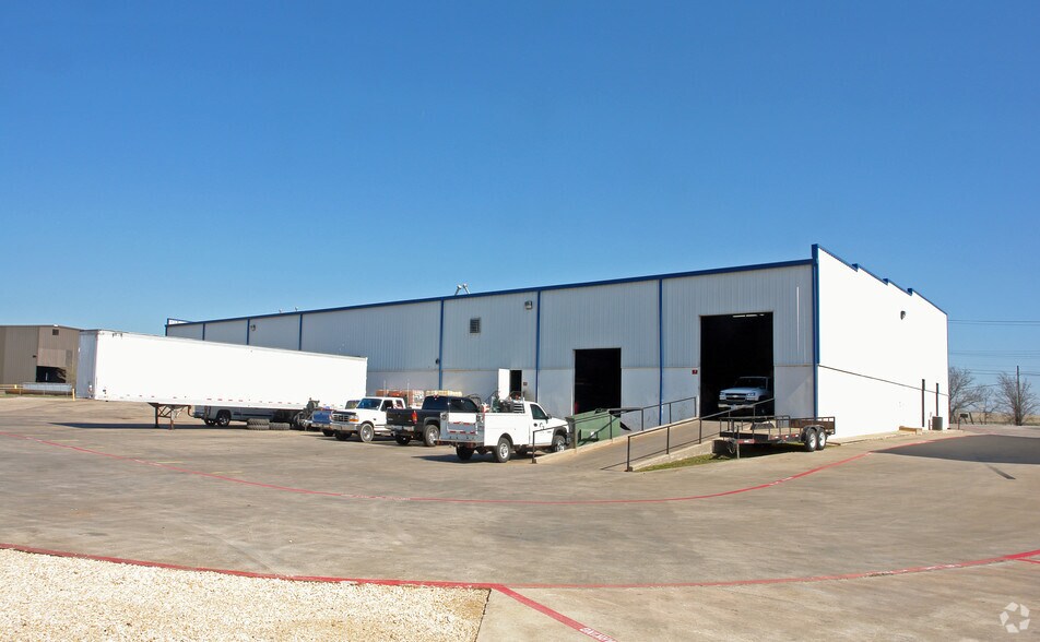 More Photos Of 1000 S Main St, Mansfield Distribution For Lease