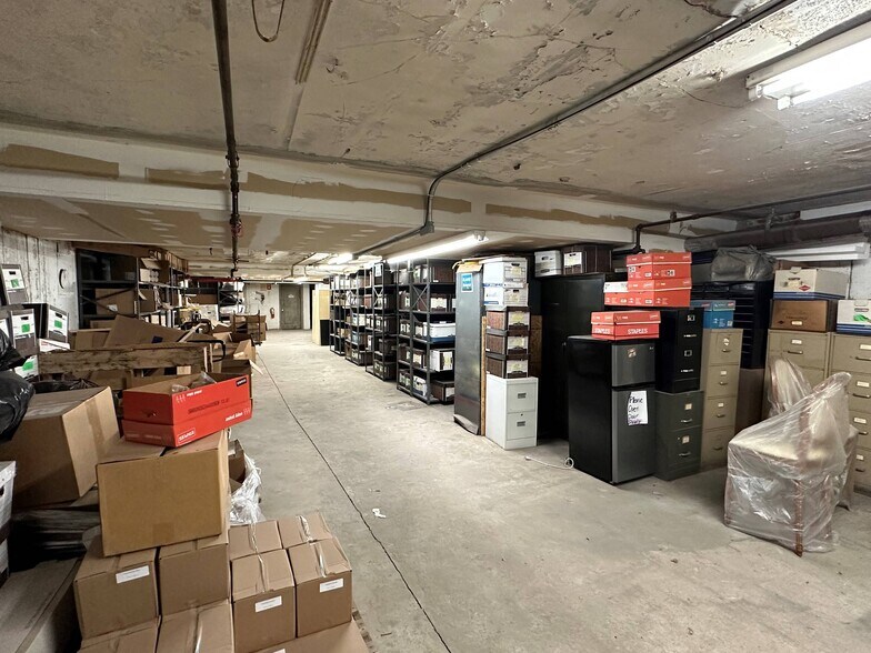 More Photos Of 10 Warren St, New York Apartments For Sale