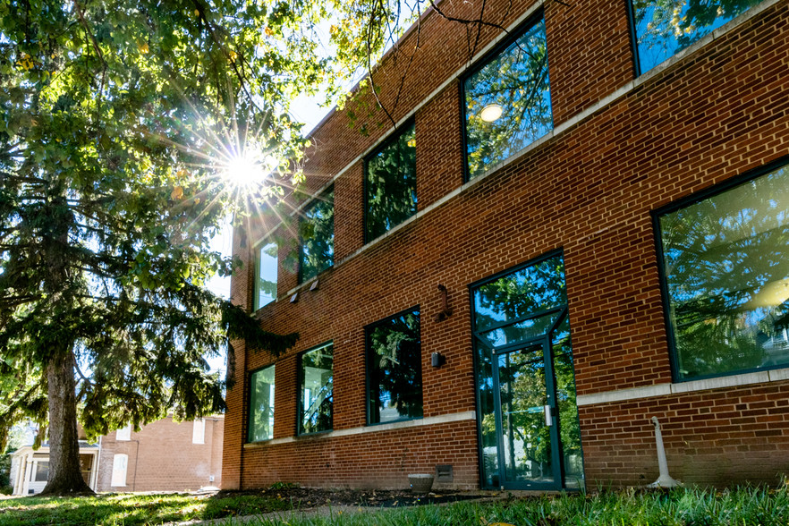 Primary Photo Of 250 E Elizabeth St, Harrisonburg Office For Lease