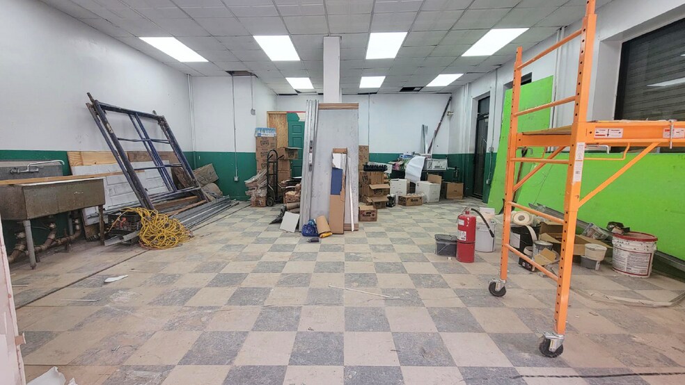 More Photos Of 431 De Kalb Ave, Brooklyn Storefront Retail Residential For Lease