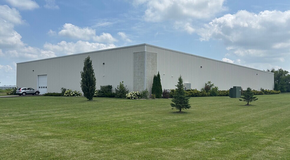 More Photos Of 1600 Williams Dr, Stoughton Warehouse For Lease