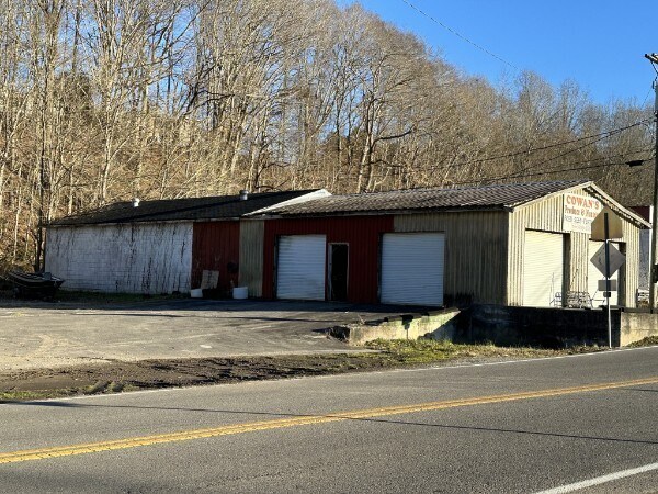More Photos Of 304 Main St, Red Boiling Springs Industrial For Sale