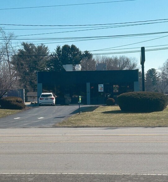 More Photos Of 1132-1134 Hebron Rd, Heath Freestanding For Lease