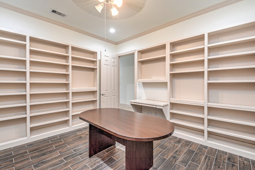 More Photos Of 1842 Snake River Rd, Katy Medical For Sale