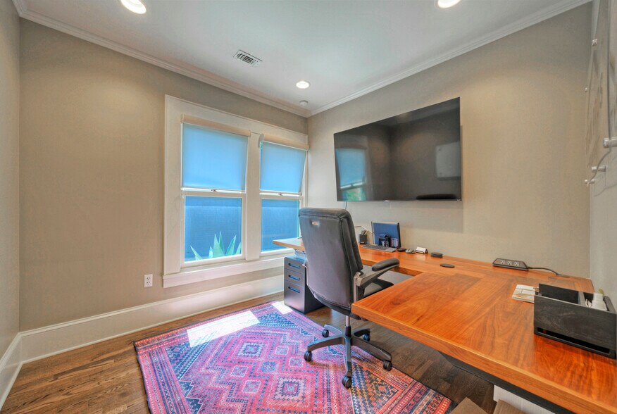 More Photos Of 4524 Burnet Rd, Austin Office For Sale