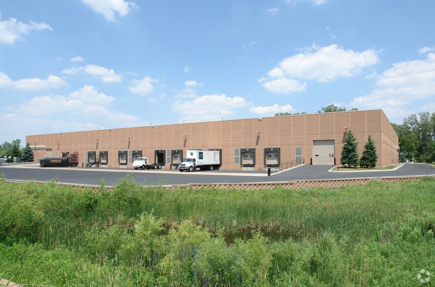 More Photos Of 7624 Boone Ave N, Brooklyn Park Manufacturing For Lease