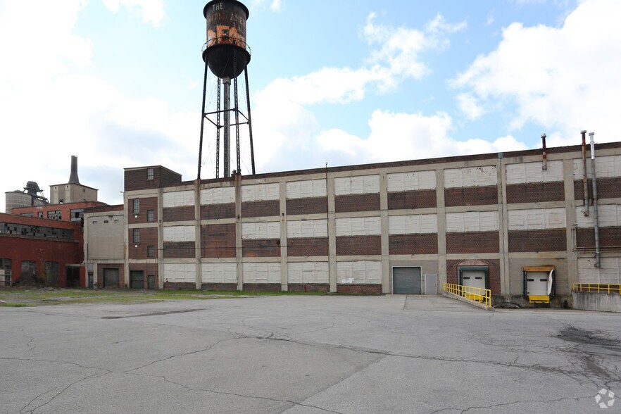 More Photos Of 2 Potomac St, Rochester Warehouse For Lease
