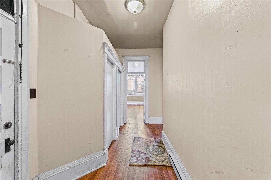 More Photos Of 125 S Market St, Paxton Specialty For Sale