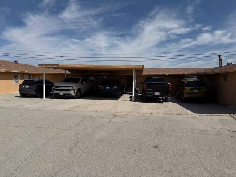 More Photos Of 12556 Weaver Rd, El Paso Light Distribution For Sale