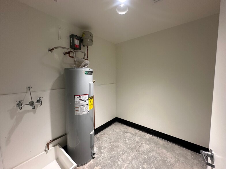 More Photos Of 3324-3348 N Van Buren St, Phoenix Unknown For Lease