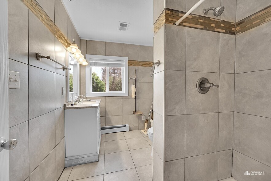 More Photos Of 1605 11th Ave, Greeley Apartments For Sale