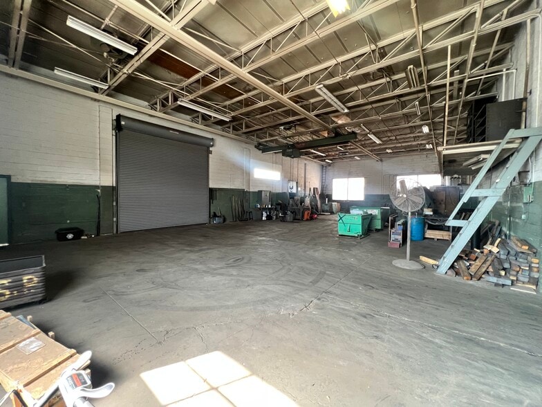 More Photos Of 930 E Drayton St, Ferndale Industrial For Sale