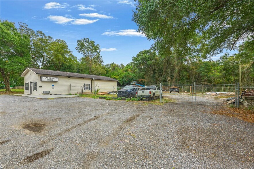 More Photos Of 7513 Highway 90, Milton Loft Creative Space For Sale