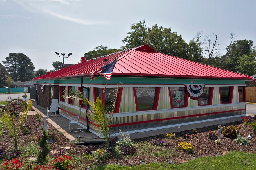 More Photos Of 1725 George Washington Memorial Hwy, Gloucester Point Restaurant For Sale