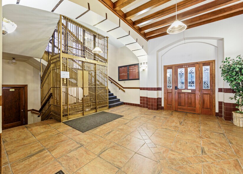 More Photos Of 130 E Kiowa Ave, Colorado Springs Apartments For Sale