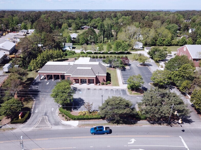 More Photos Of 318 Us Highway 64, Manteo Bank For Sale