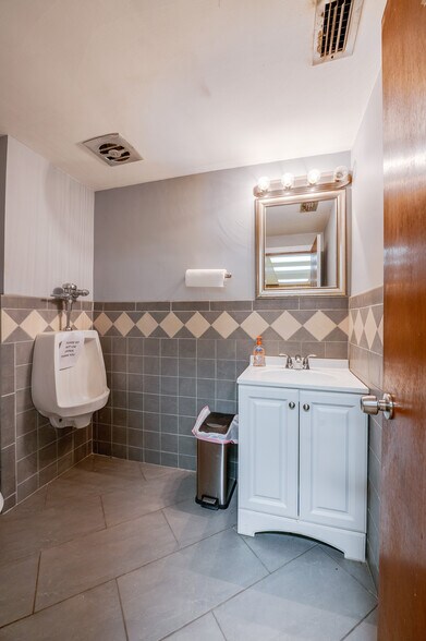 More Photos Of 112 Center St, Daytona Beach Office Residential For Sale