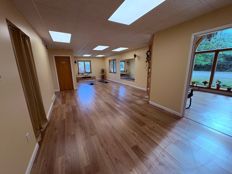 More Photos Of 822 Davison Rd, Lockport Coworking Space