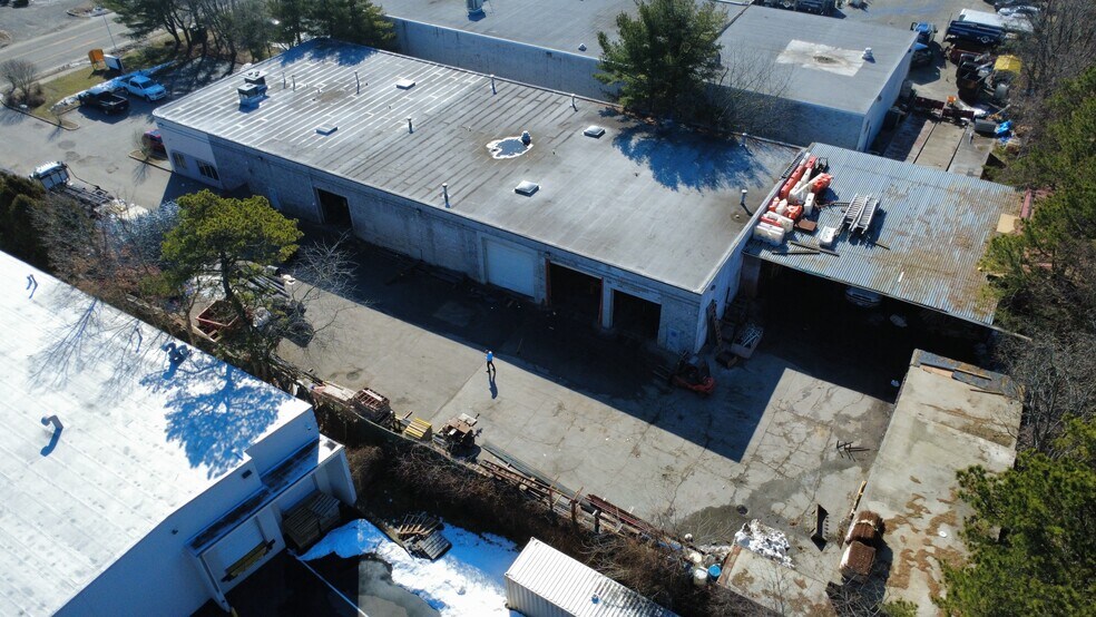 More Photos Of 28 Old Dock Rd, Yaphank Warehouse For Sale