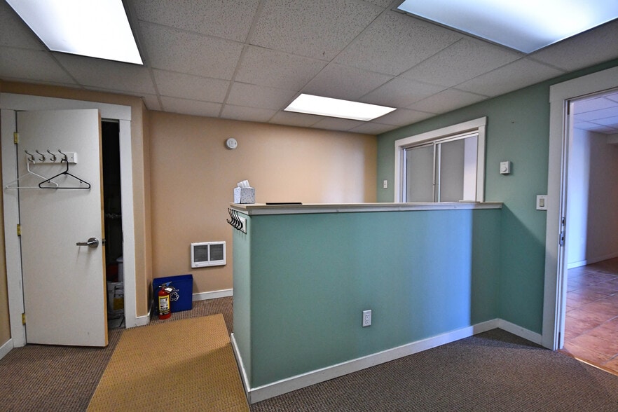 More Photos Of 1012 Trevitt St, The Dalles Showroom For Sale