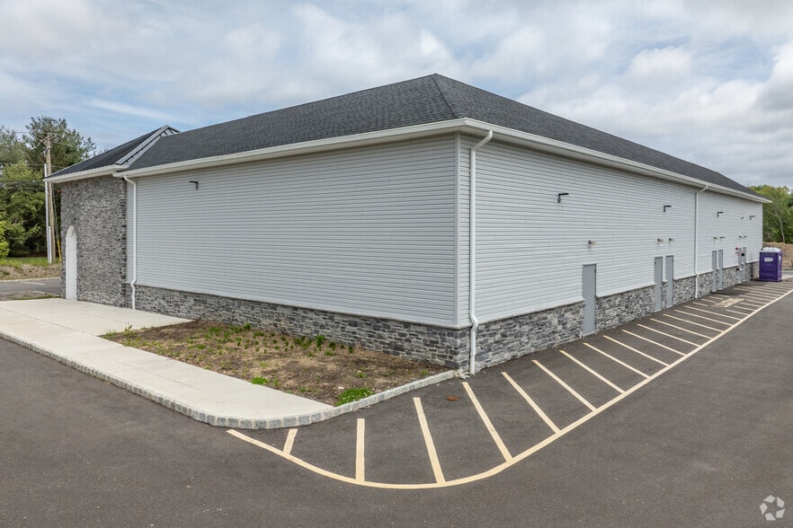 More Photos Of 540 State Route 34, Matawan Storefront Retail Office For Lease