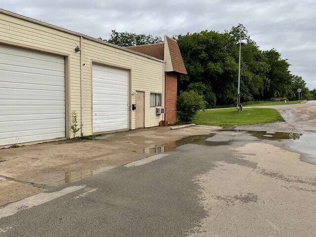 More Photos Of 1802 Vandiver Dr, Columbia Warehouse For Sale