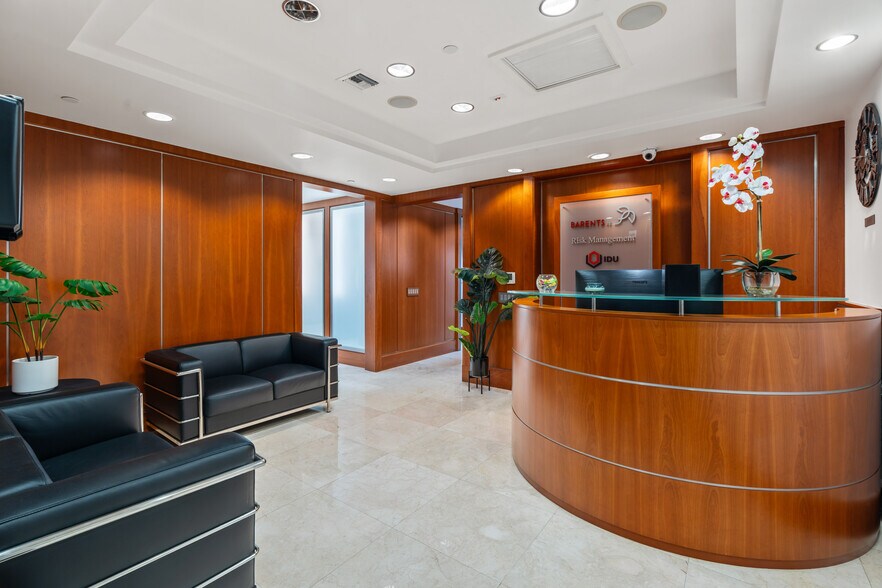 More Photos Of 1110 Brickell Ave, Miami Office For Lease