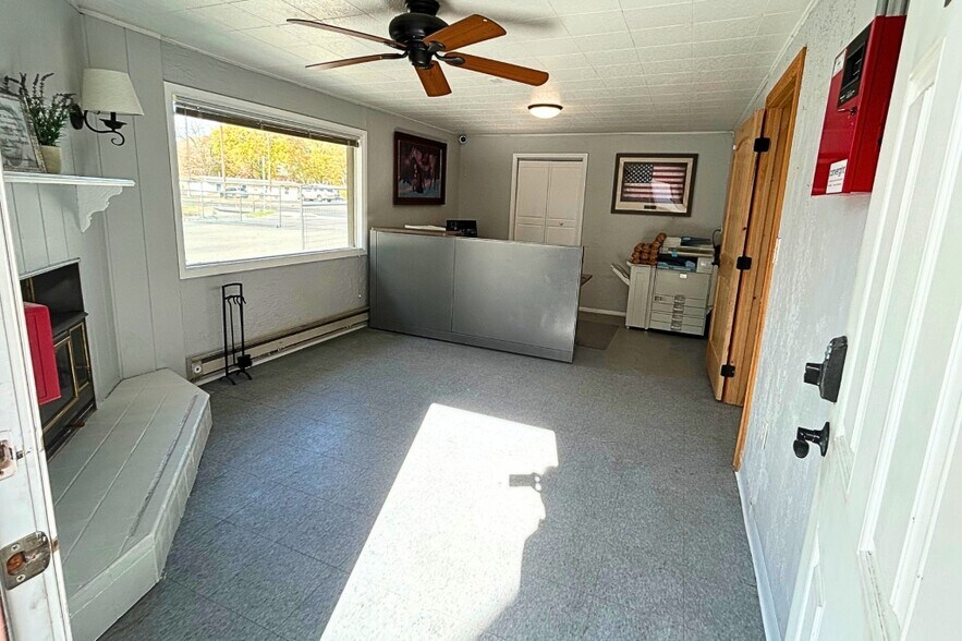 More Photos Of 1830 Addison Ave E, Twin Falls Office For Sale