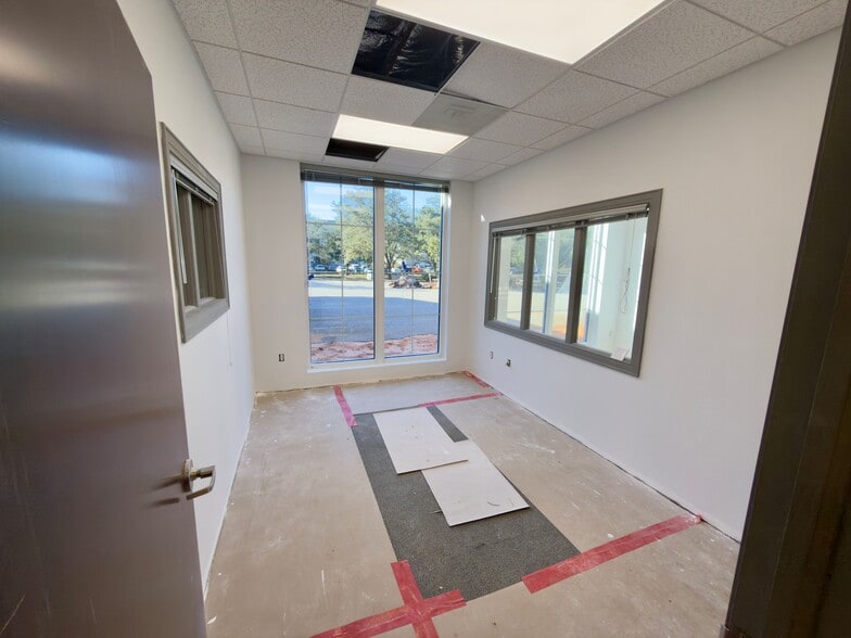 More Photos Of 5061 N 12th Ave, Pensacola Bank For Lease