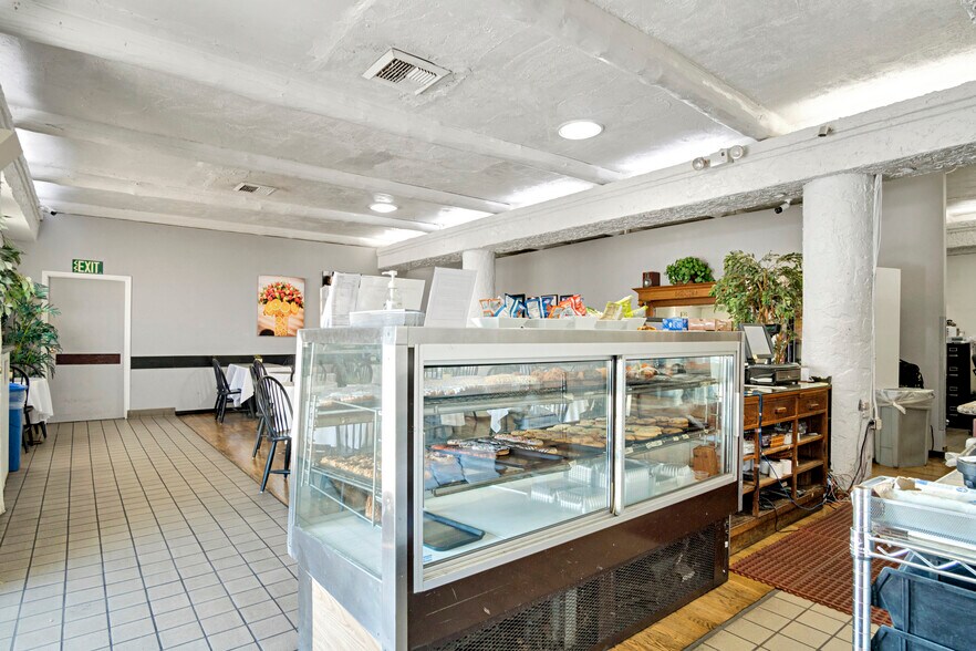 More Photos Of 2214 Stoner Ave, Los Angeles Freestanding For Lease