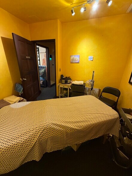 More Photos Of 961-969 E Main St, Ventura Office For Lease