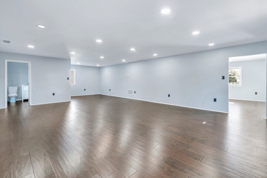 More Photos Of 4809 Augusta Rd, Savannah Storefront Retail Office For Sale