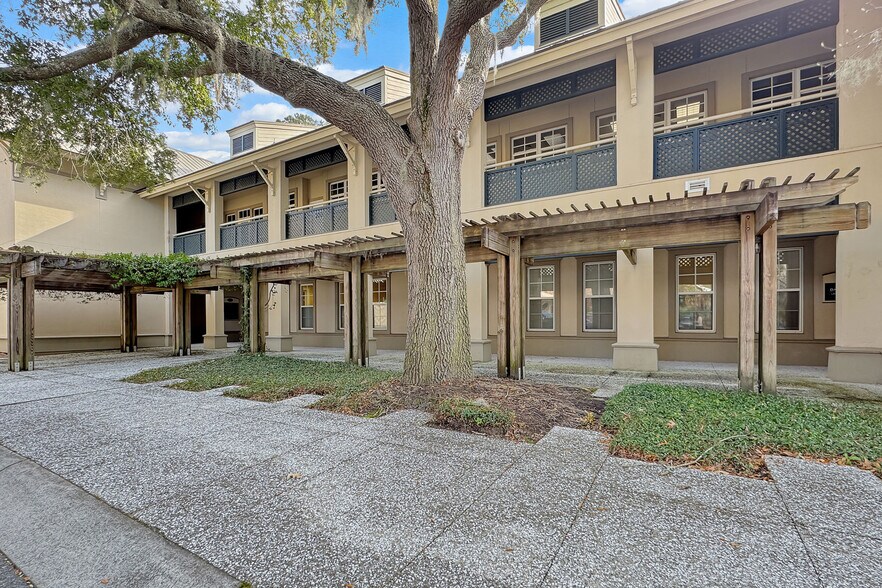 More Photos Of 14 Westbury Park, Bluffton Office For Sale