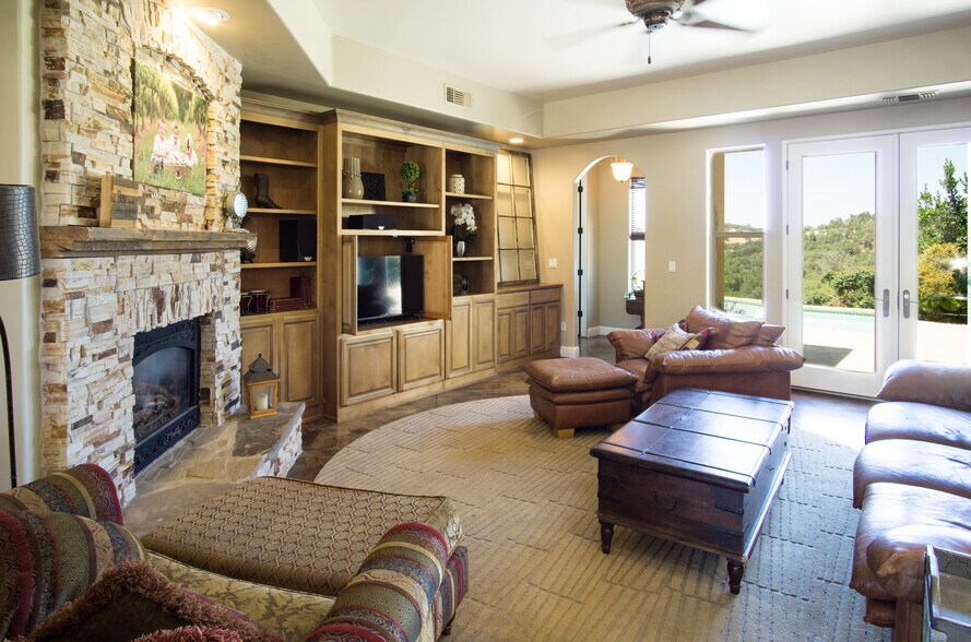 More Photos Of 7071 Ridge Road, Newcastle Winery Vineyard For Sale