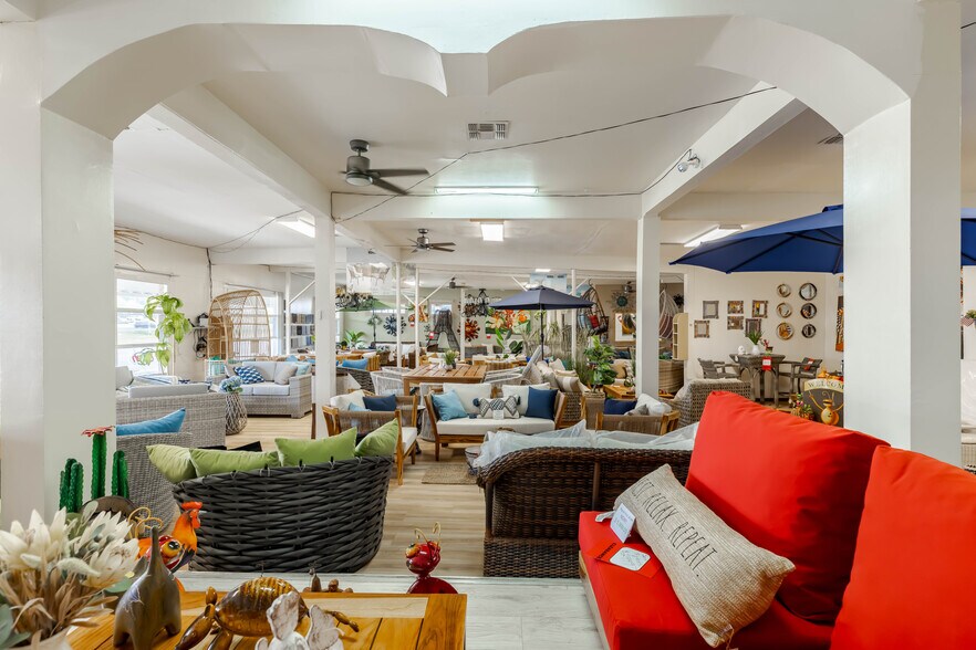 More Photos Of 1950 N Panam Expy, San Antonio Freestanding For Sale