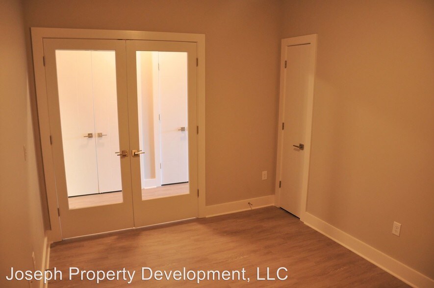 More Photos Of 4175 N Oakland Ave, Shorewood Multifamily For Sale