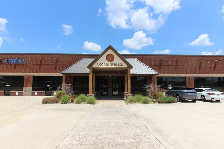 More Photos Of 1736 E Spring St, Cookeville Office For Lease
