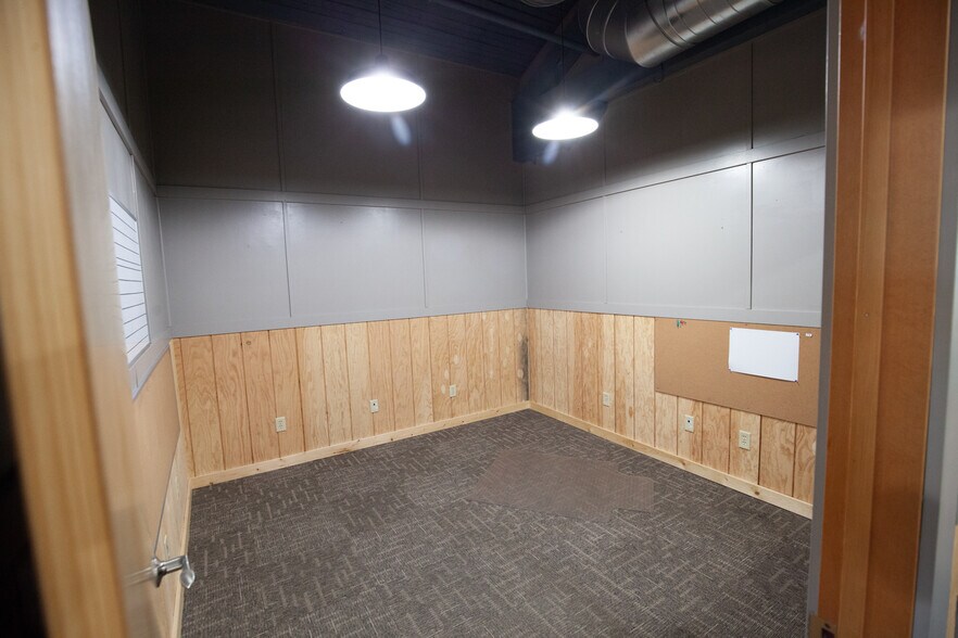 More Photos Of 9257 Bonner Mill Rd, Missoula Warehouse For Lease