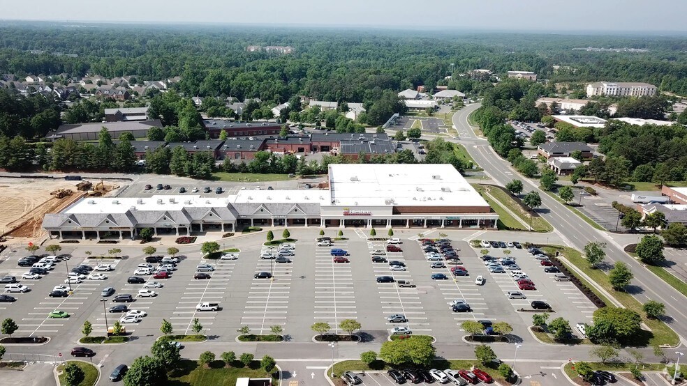 More Photos Of 9621-9699 W Broad St, Glen Allen General Retail For Lease