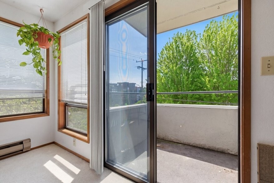 More Photos Of 1700 64th St NW, Seattle Apartments For Sale
