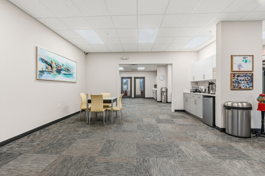 More Photos Of 131 S Country Club Rd, Lake Mary Office For Sale