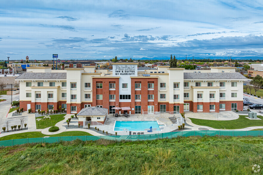 More Photos Of 1225 Hillman St, Tulare Hotel For Sale
