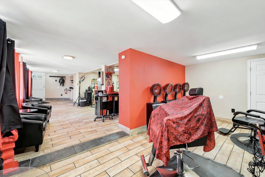 More Photos Of 401 S Springfield Rd, Clifton Heights Storefront Retail Residential For Sale