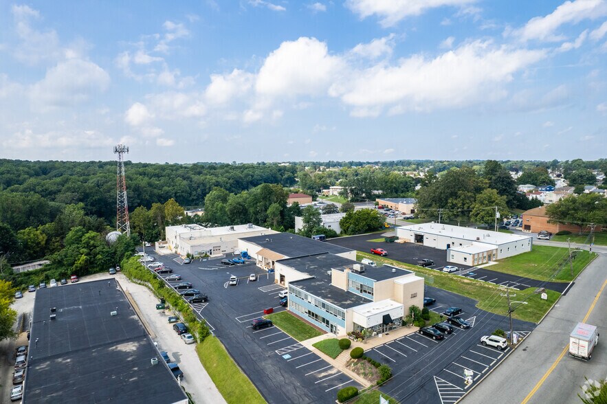 More Photos Of 1101 Sussex Blvd, Broomall Showroom For Lease