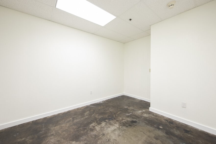 More Photos Of 225 NE 65th St, Seattle Apartments For Sale